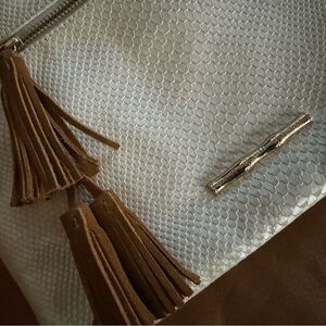 Elaine Turner cream snakeskin convertible purse EUC